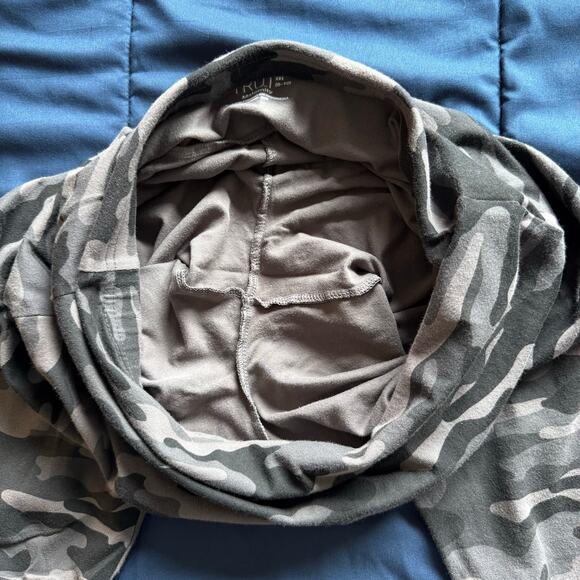 Time and Tru Maternity Camo Leggings – Size Medium (8–10) - Picture 4 of 5